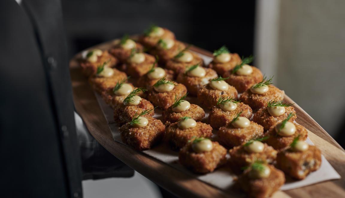 Small appetisers on a tray