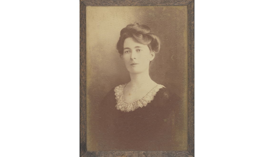 Photo portrait of Eirene Mort in formal dress