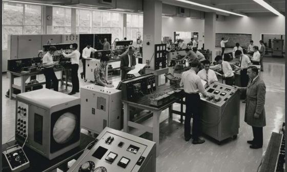 Engineering faculty, interior with students