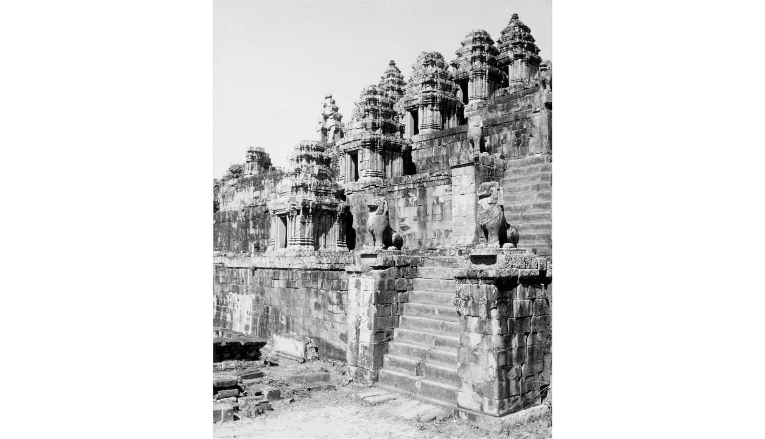 Phnom Bakheng minor temples, view from eastern stairs