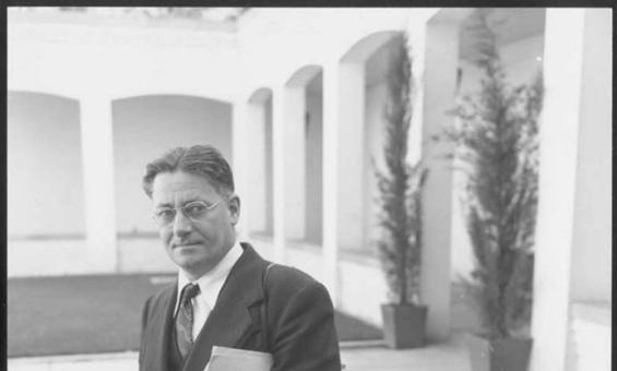 black and white photograph of Sir Howard Florey