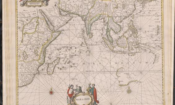 Hand drawn map with latin title Mar di India, there are various little cherubs around the title.